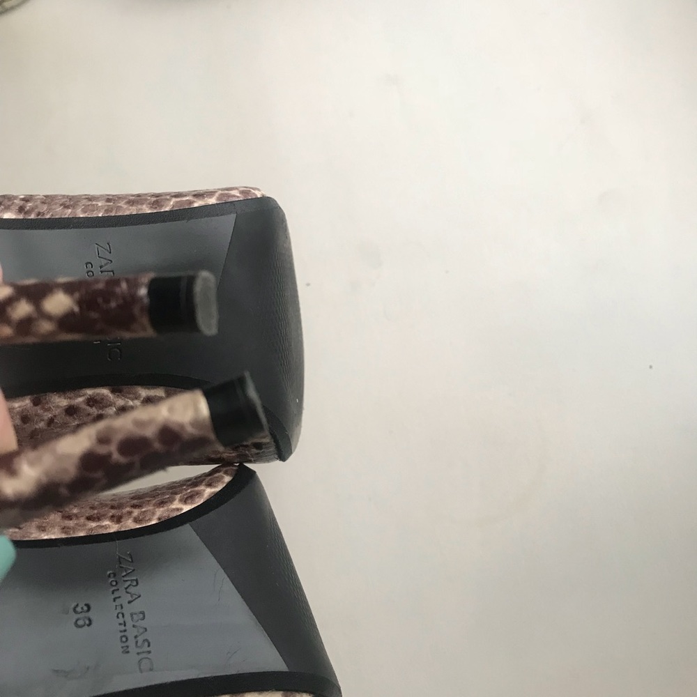 Zara Basic {Size 6} - Picture 4 of 5